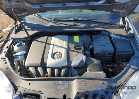 2008 Volkswagen Rabbit z USA, uszkodzony, nr VIN WVWDA71K68W119283